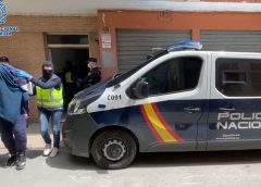 西班牙警方打击假文件办居留集团 逮捕4名老板和49名移民